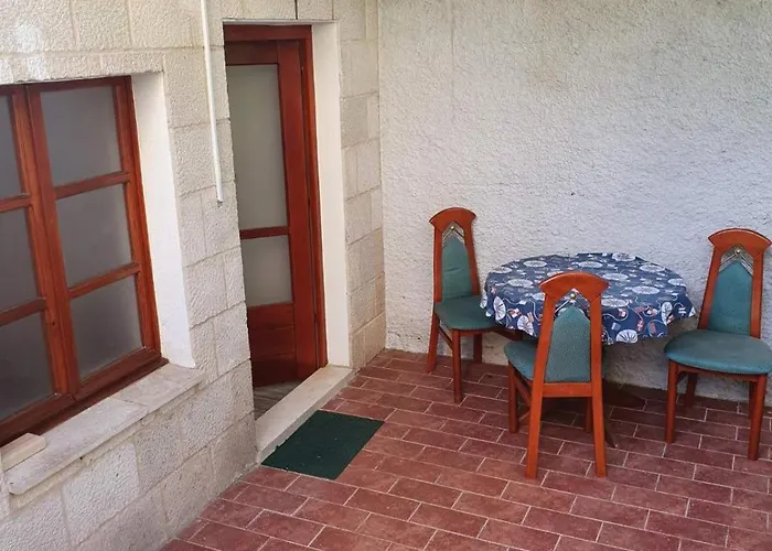 Marita * Stari Grad (Hvar)